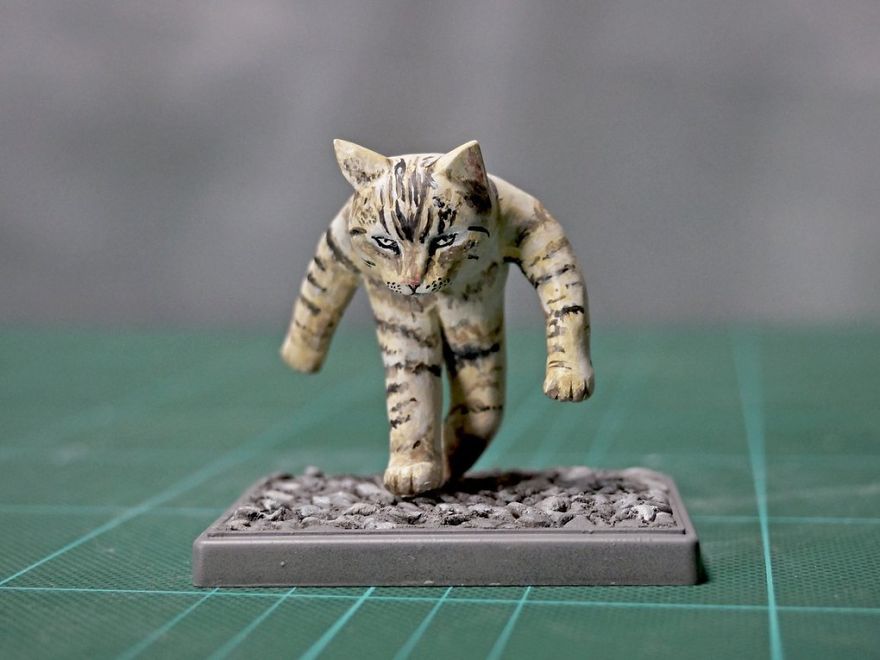 Japanese Artist Turns Awkward Animal Moments Into Sculptures, And The Result Is Hilarious Japanese Artist Turns Awkward Animal Moments Into Sculptures, And The Result Is Hilarious