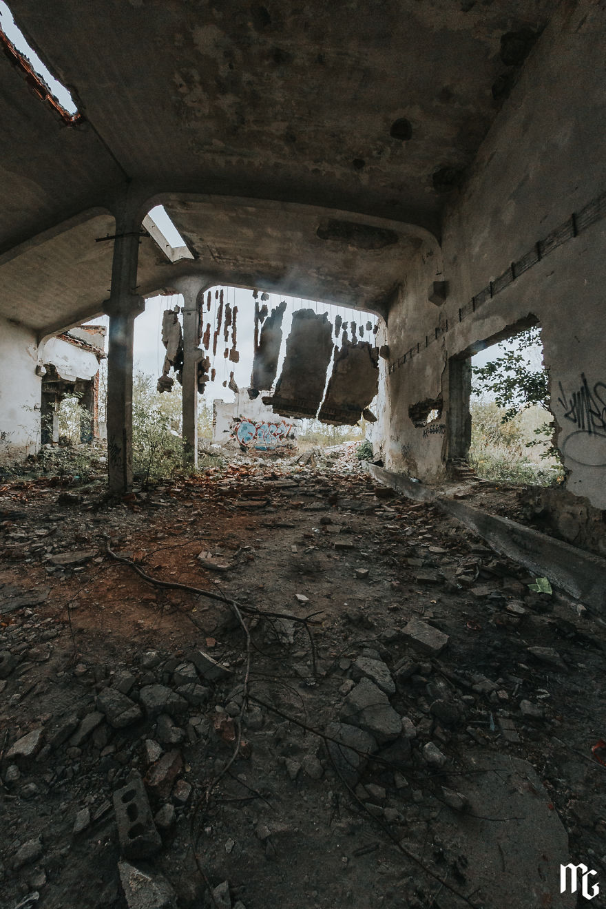 We Spend All Day On Urbex In An Old Paper Factory