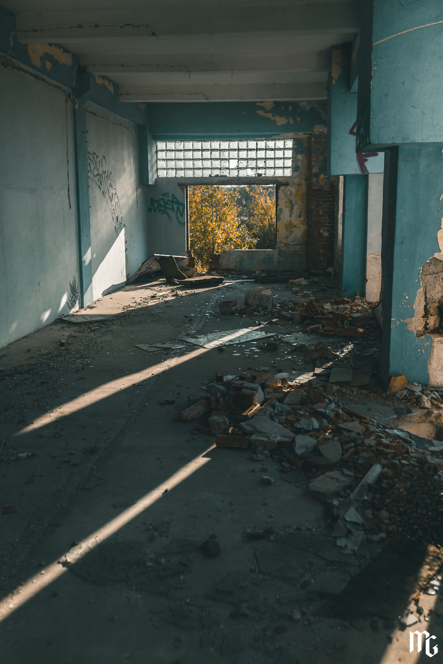 We Spend All Day On Urbex In An Old Paper Factory