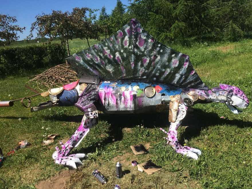 I Recycled Plastic And Scrap Metal Into A Dinosaur I Recycled Plastic And Scrap Metal Into A Dinosaur