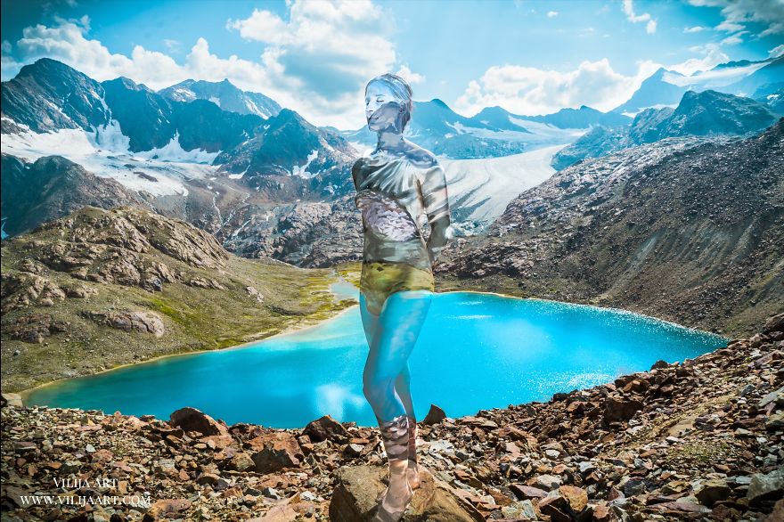 I Make Models Disappear Into Their Surroundings By Painting On Them, And You Will Need To Look Twice I Make Models Disappear Into Their Surroundings By Painting On Them, And You Will Need To Look Twice