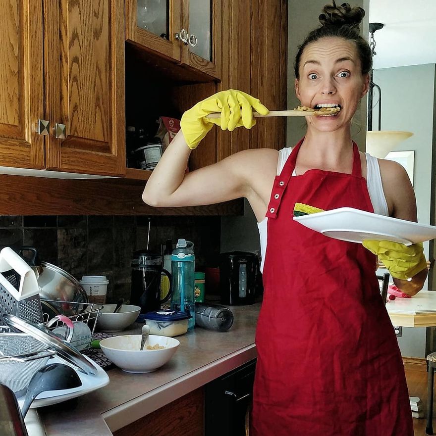 The Damsel Of Dishes