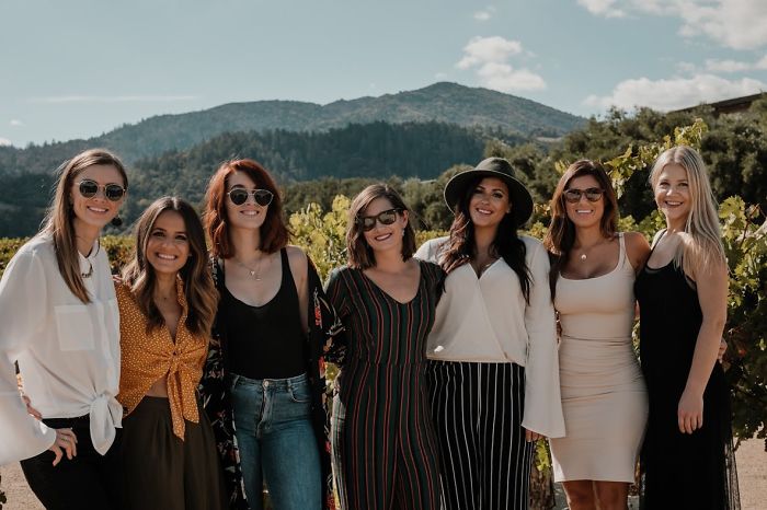 Every Year These Friends Dress Up As A Different Version Of The Same Celeb, And The Result Gets Better And Better Every Year These Friends Dress Up As A Different Version Of The Same Celeb, And The Result Gets Better And Better