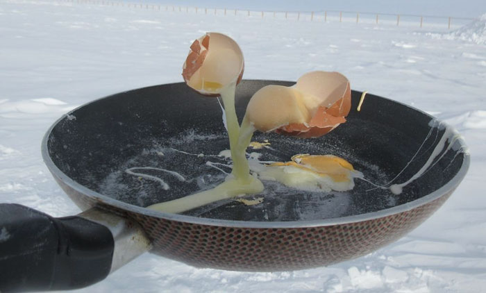 Astrobiologist Tries Cooking In Antarctica At -94ºF (-70ºC), And The Result Will Crack You Up Astrobiologist Tries Cooking In Antarctica At -94ºF (-70ºC), And The Result Will Crack You Up