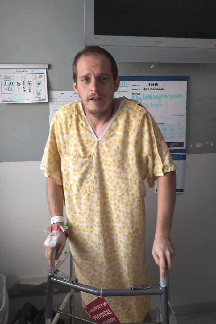 People Are Laughing At This Guy's Tinder Bio That He Wrote After Getting Crushed By 3000 Pounds People Are Laughing At This Guy's Tinder Bio That He Wrote After Getting Crushed By 3000 Pounds