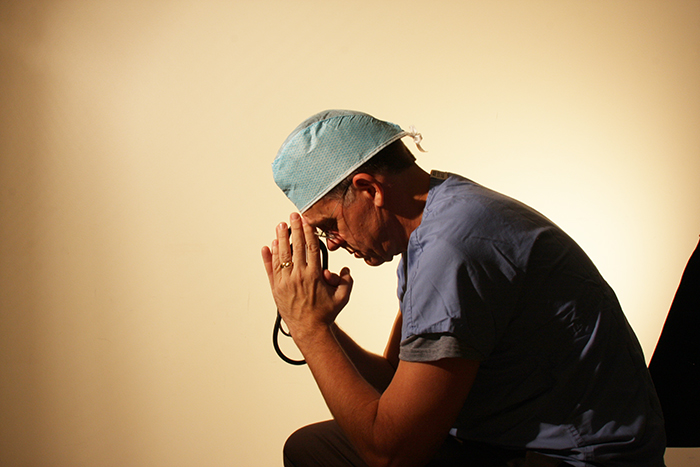 In A Heartbreaking Open Letter, Doctor Explains Why He Checks Facebook Of His Dead Patients Before Notifying Their Parents