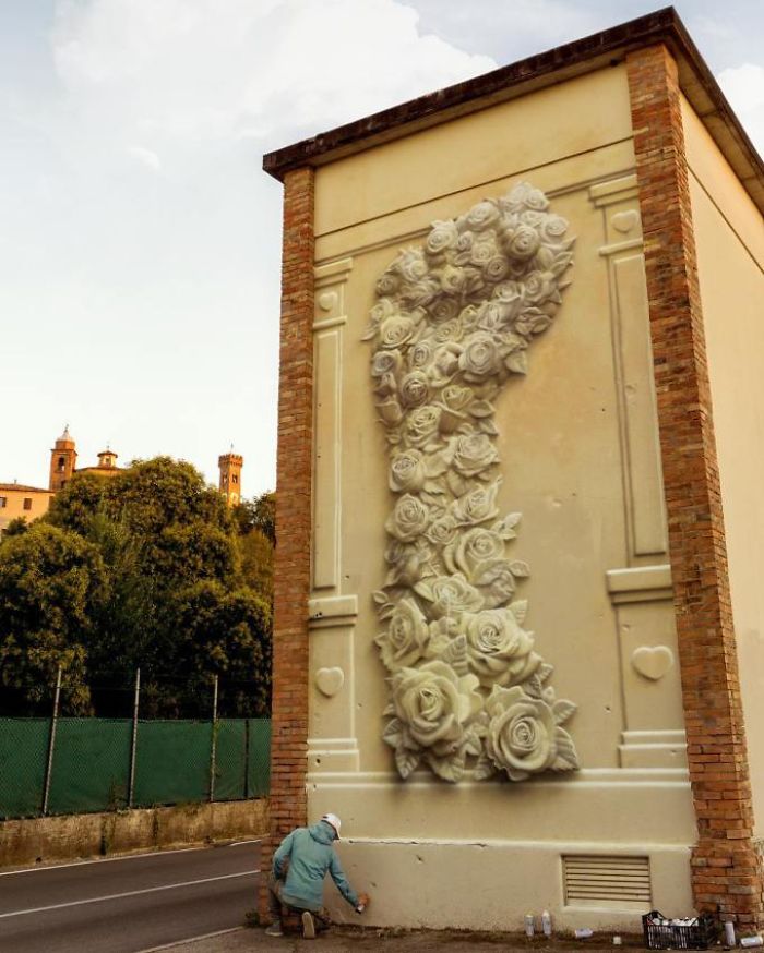 Artist Creates ‘Huge’ Flower Fist With Just Spray Paint