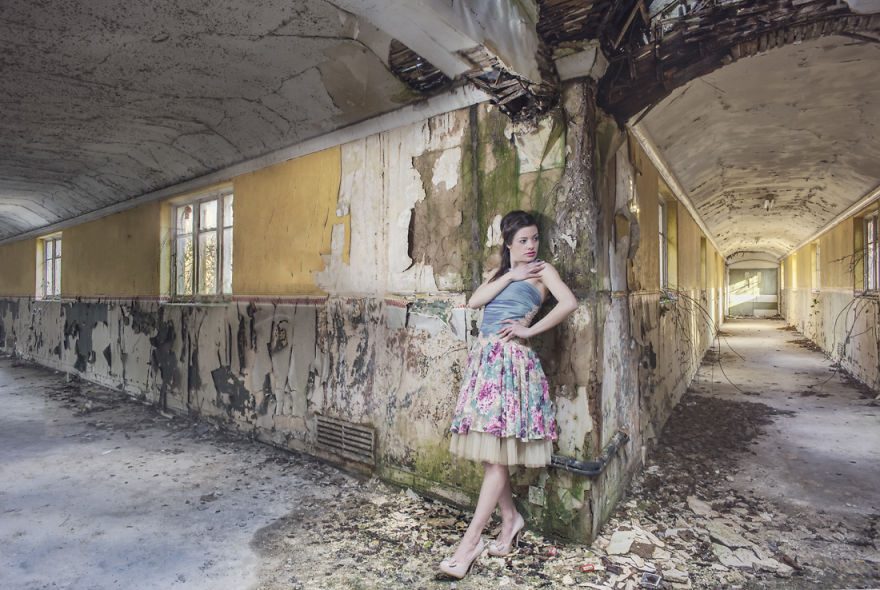 I Capture My Girlfriend In Thrilling Abandoned Locations Across Europe I Capture My Girlfriend In Thrilling Abandoned Locations Across Europe