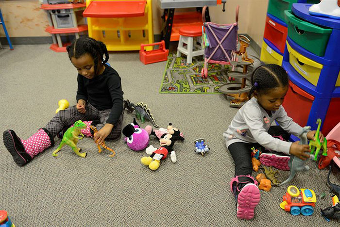 Mother Throws Away Her 6 and 3 Y.O. Children’s Toys To Cure Their ‘Addiction’, And Internet Claps Back