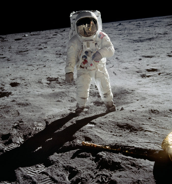 Someone Notices First Steps On The Moon Don't Match Neil Armstrong’s Boots, Gets Destroyed With Facts Someone Notices First Steps On The Moon Don't Match Neil Armstrong’s Boots, Gets Destroyed With Facts