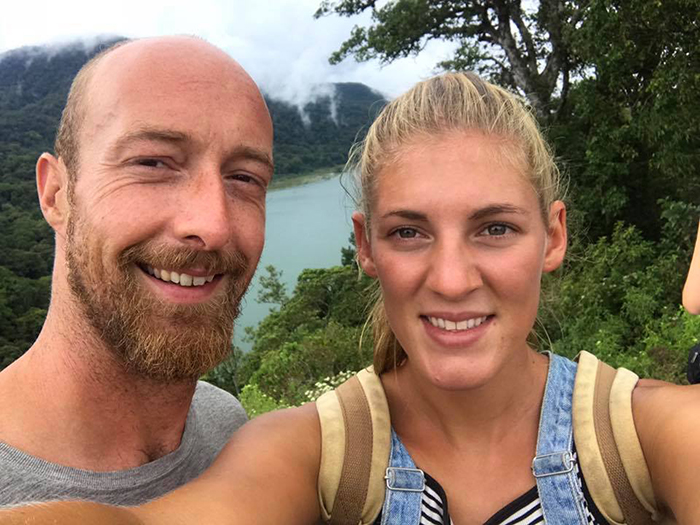 Couple Spends $25,000 To Convert Old Truck Into Mobile Home And It Looks Better Than Most Apartments Couple Spends $25,000 To Convert Old Truck Into Mobile Home And It Looks Better Than Most Apartments