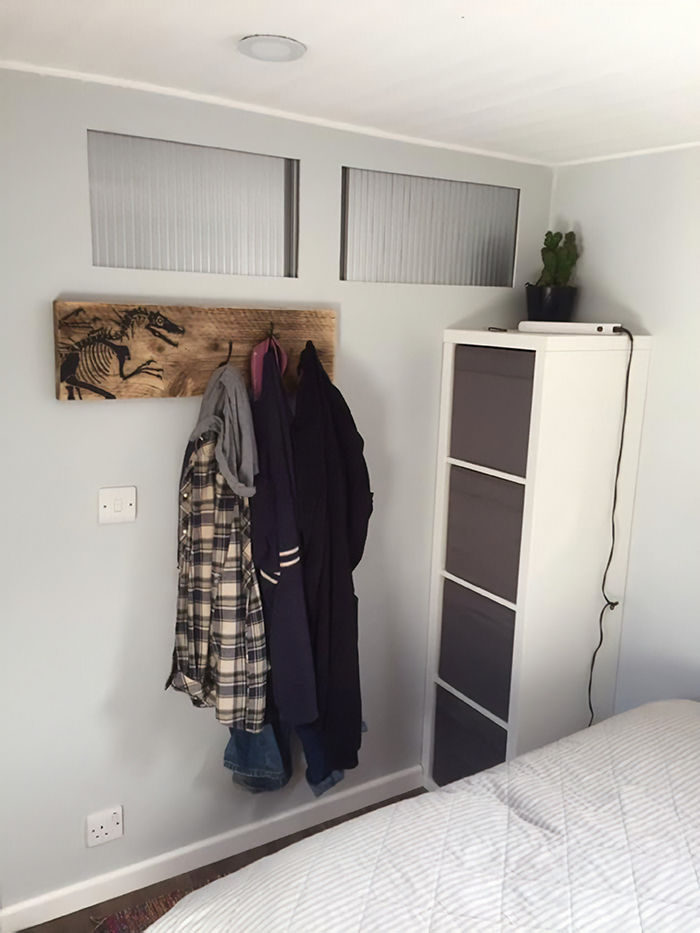 Couple Spends $25,000 To Convert Old Truck Into Mobile Home And It Looks Better Than Most Apartments Couple Spends $25,000 To Convert Old Truck Into Mobile Home And It Looks Better Than Most Apartments