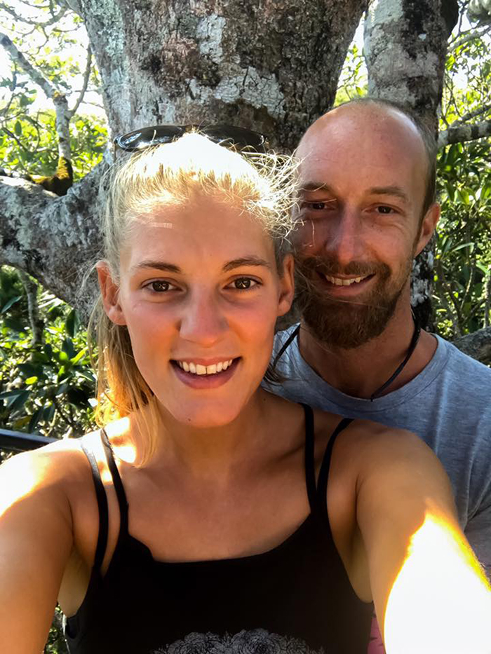 Couple Spends $25,000 To Convert Old Truck Into Mobile Home And It Looks Better Than Most Apartments Couple Spends $25,000 To Convert Old Truck Into Mobile Home And It Looks Better Than Most Apartments