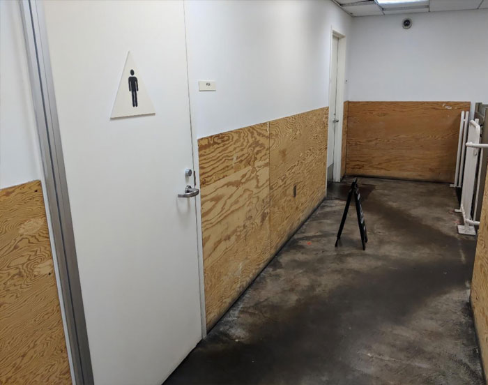 Path From Toilets To Exit