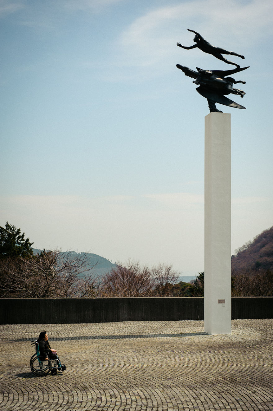 Japanese Photographer Manages To Show Bright Moments In Everyday Life In Japan