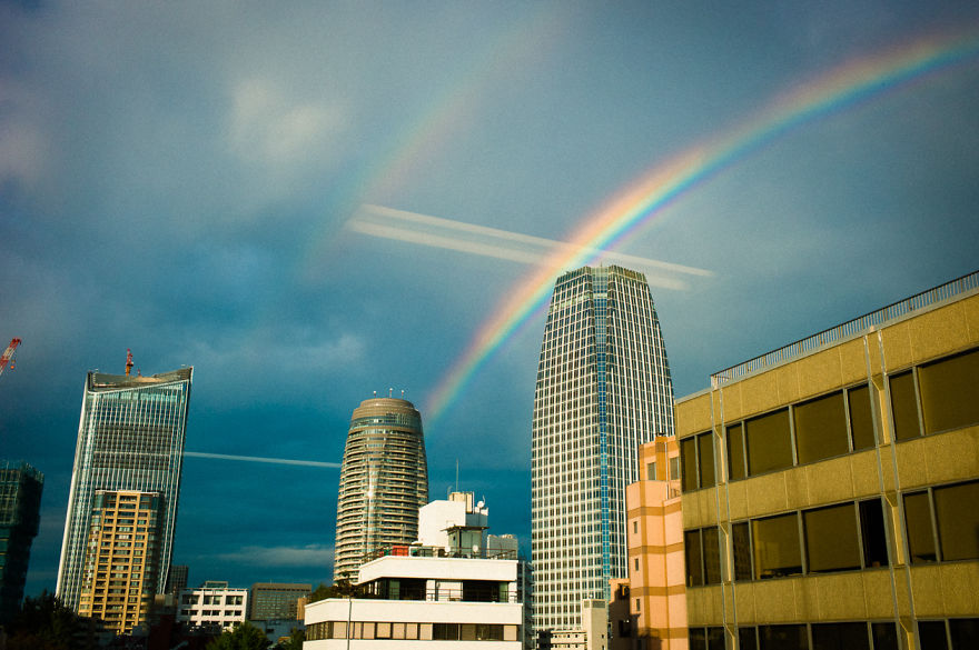 Japanese Photographer Manages To Show Bright Moments In Everyday Life In Japan
