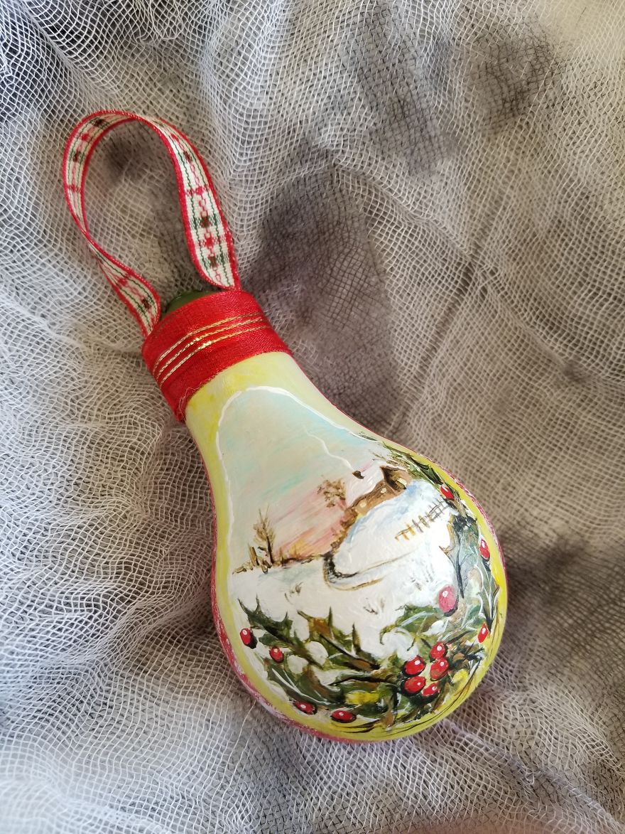 I Transform Burnt Out Light Bulbs Into Christmas Ornaments