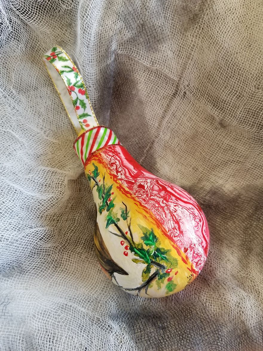 I Transform Burnt Out Light Bulbs Into Christmas Ornaments