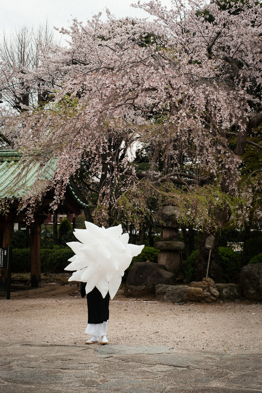 Japanese Photographer Manages To Show Bright Moments In Everyday Life In Japan