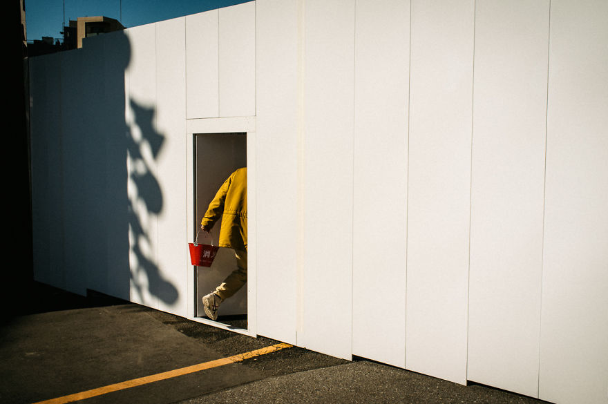 Japanese Photographer Manages To Show Bright Moments In Everyday Life In Japan