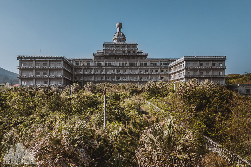 31 Photos That I Took Inside The Biggest Abandoned Hotel In Japan 31 Photos That I Took Inside The Biggest Abandoned Hotel In Japan