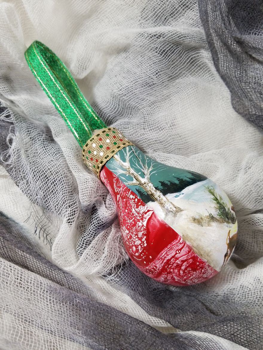 I Transform Burnt Out Light Bulbs Into Christmas Ornaments