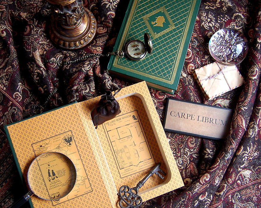 I’m A Shy Bookworm, And I Found A Bookish Way To Make My Living Without Leaving Home