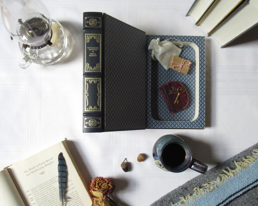 I’m A Shy Bookworm, And I Found A Bookish Way To Make My Living Without Leaving Home I’m A Shy Bookworm, And I Found A Bookish Way To Make My Living Without Leaving Home