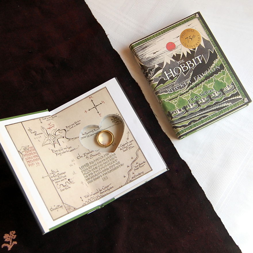 I’m A Shy Bookworm, And I Found A Bookish Way To Make My Living Without Leaving Home I’m A Shy Bookworm, And I Found A Bookish Way To Make My Living Without Leaving Home