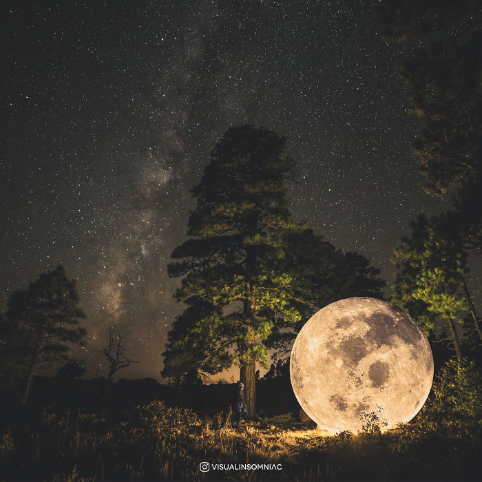 Selenophile Artist Expressed His Love To Moon Through His Art.