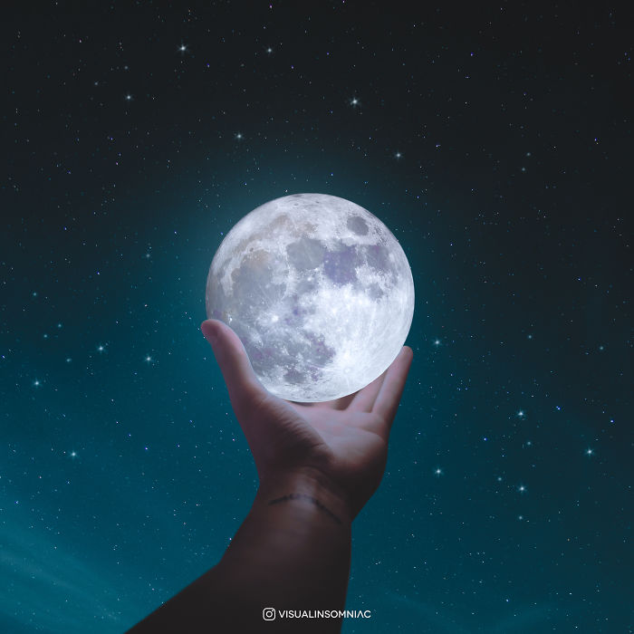 Selenophile Artist Expressed His Love To Moon Through His Art.