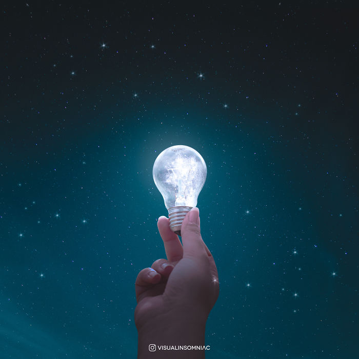 Selenophile Artist Expressed His Love To Moon Through His Art.