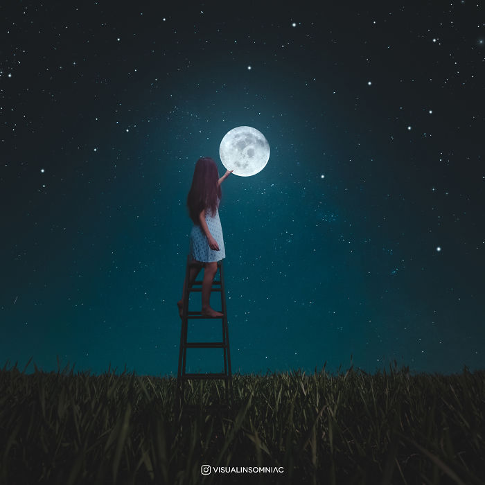 Selenophile Artist Expressed His Love To Moon Through His Art.