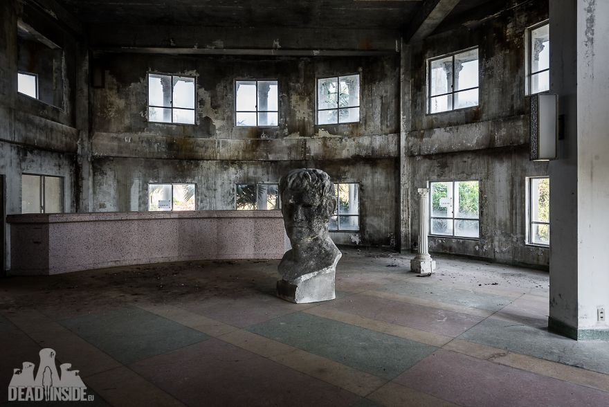 31 Photos That I Took Inside The Biggest Abandoned Hotel In Japan 31 Photos That I Took Inside The Biggest Abandoned Hotel In Japan
