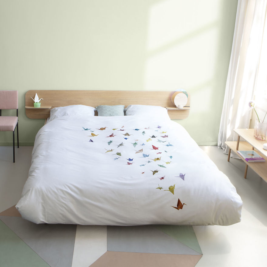 This Amsterdam Hospital Staff Folded 1.000 Paper Cranes To Help Patients Sleep This Amsterdam Hospital Staff Folded 1.000 Paper Cranes To Help Patients Sleep