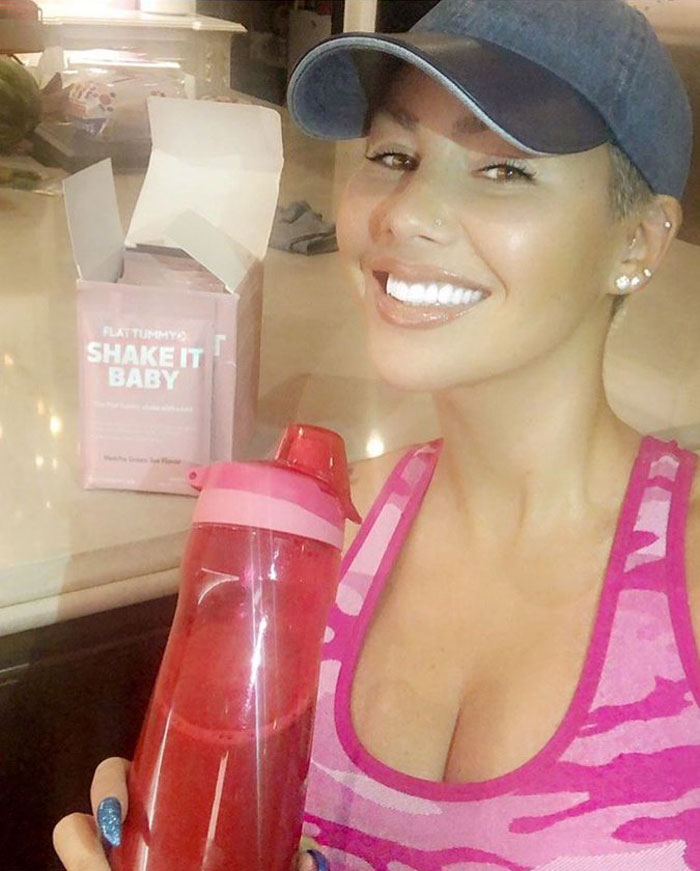 Jameela Jamil Is Calling Out Celebrities Who Push Detox Teas One By One In A Savage Way Jameela Jamil Is Calling Out Celebrities Who Push Detox Teas One By One In A Savage Way