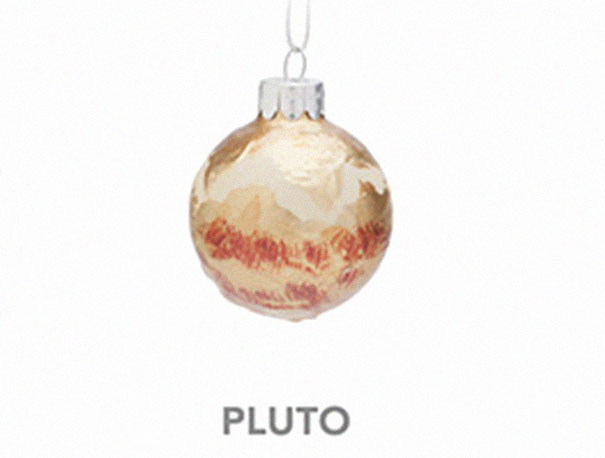 Planetary Glass Ornaments Are A Thing And They're Out Of This World Planetary Glass Ornaments Are A Thing And They're Out Of This World