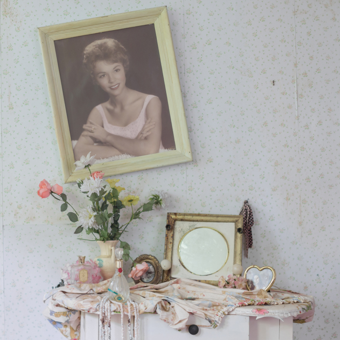 Famous Model’s House Sits Completely Abandoned With Everything Left Behind