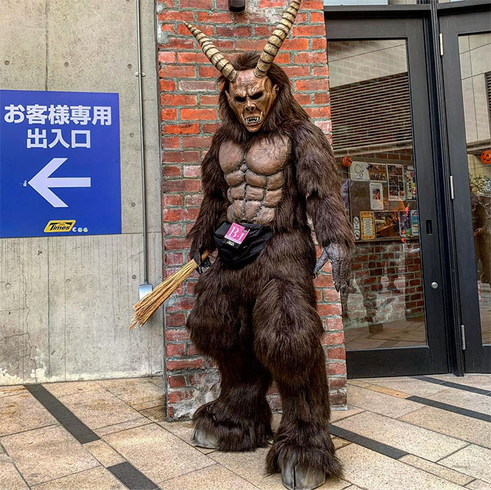 Japanese Art Students Turned Themselves Into Famous Paintings, Including The Biggest Fail Ever - Ecce Homo Japanese Art Students Turned Themselves Into Famous Paintings, Including The Biggest Fail Ever - Ecce Homo