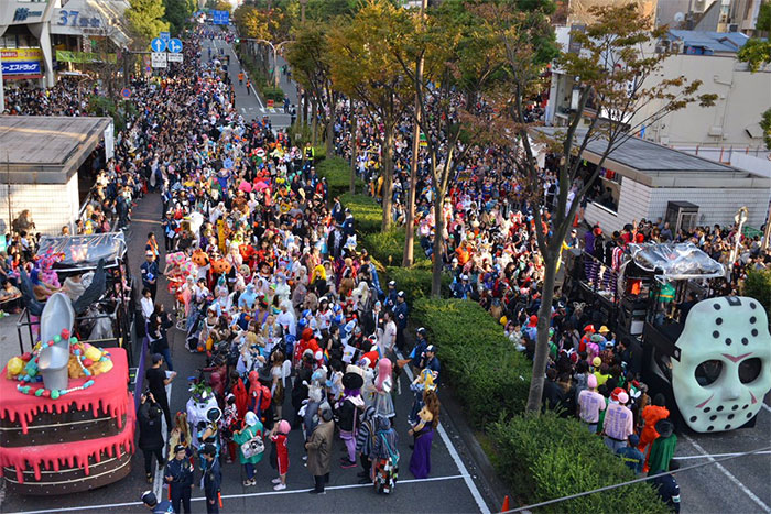 Japanese Art Students Turned Themselves Into Famous Paintings, Including The Biggest Fail Ever - Ecce Homo Japanese Art Students Turned Themselves Into Famous Paintings, Including The Biggest Fail Ever - Ecce Homo