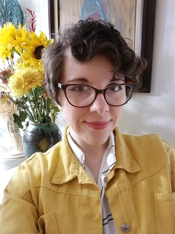 Feminist Claims That Women Who Dress Girly Are Victims Of Patriarchy, Gets Quickly Shut Down