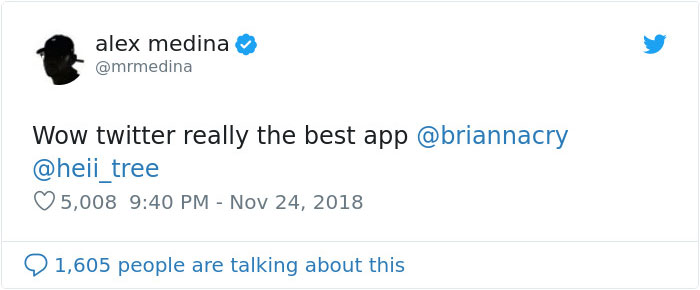 Girl Shares A Photo Of A Friend She Hasn't Seen In 12 Years, And It Gets 100.000 Retweets Overnight Girl Shares A Photo Of A Friend She Hasn't Seen In 12 Years, And It Gets 100.000 Retweets Overnight