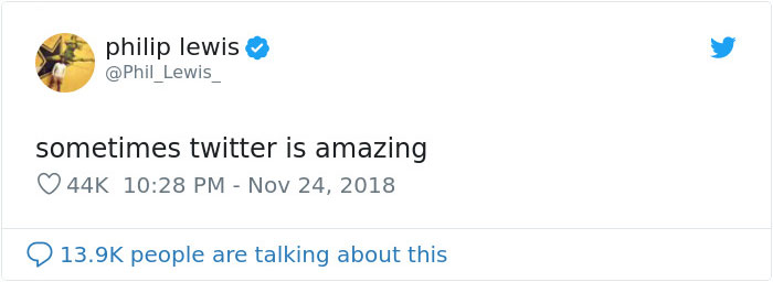 Girl Shares A Photo Of A Friend She Hasn't Seen In 12 Years, And It Gets 100.000 Retweets Overnight Girl Shares A Photo Of A Friend She Hasn't Seen In 12 Years, And It Gets 100.000 Retweets Overnight