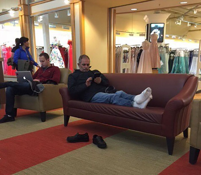 Funny-Miserable-Men-Shopping-Photos