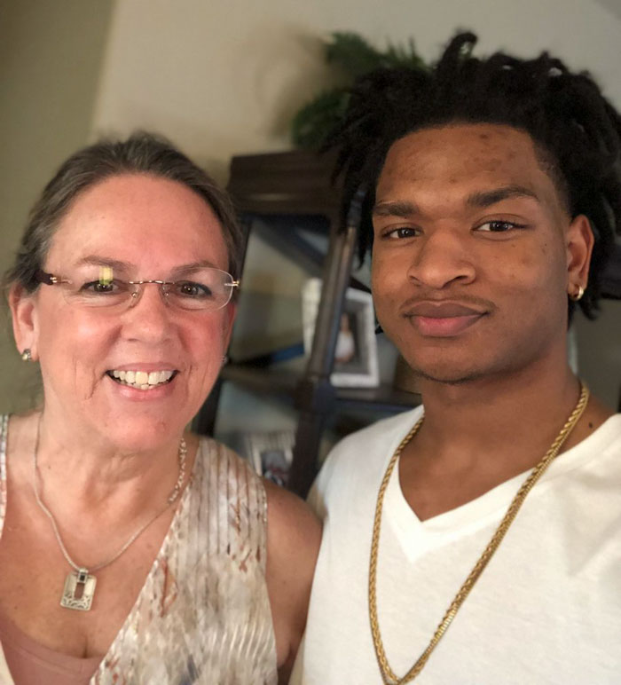 Grandma Who Accidentally Invited A Stranger To Thanksgiving Spends Third Thanksgiving With The Teen Grandma Who Accidentally Invited A Stranger To Thanksgiving Spends Third Thanksgiving With The Teen