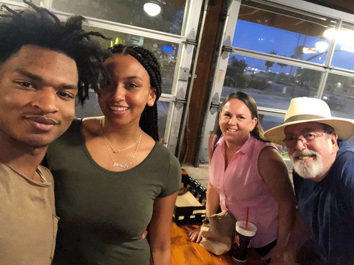 Grandma Who Accidentally Invited A Stranger To Thanksgiving Spends Third Thanksgiving With The Teen Grandma Who Accidentally Invited A Stranger To Thanksgiving Spends Third Thanksgiving With The Teen