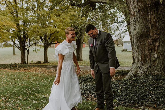 Bride Sends Groom’s Best Friend For ‘First Look’ Instead Of Herself Bride Sends Groom’s Best Friend For ‘First Look’ Instead Of Herself
