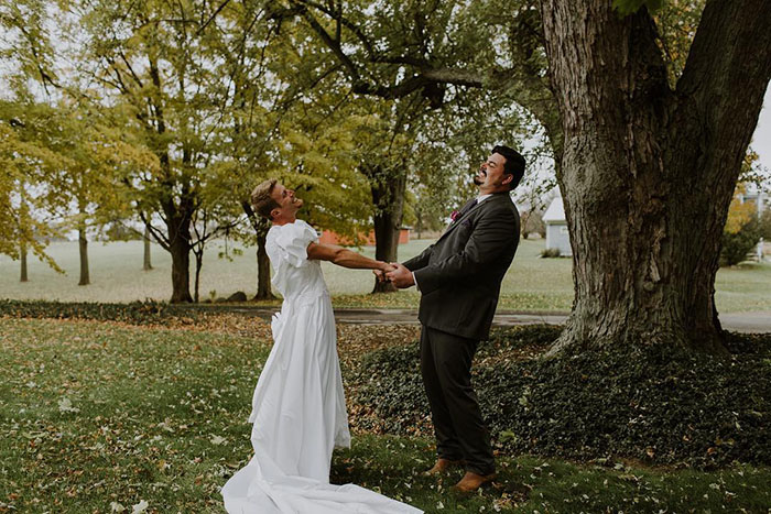 Bride Sends Groom’s Best Friend For ‘First Look’ Instead Of Herself Bride Sends Groom’s Best Friend For ‘First Look’ Instead Of Herself