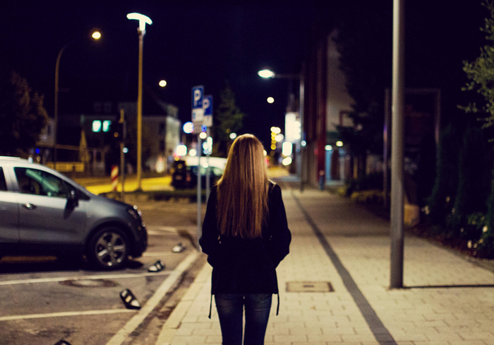 Guy Follows Girl Four Blocks To Her Car, Then Writes Her An Anonymous Letter Guy Follows Girl Four Blocks To Her Car, Then Writes Her An Anonymous Letter
