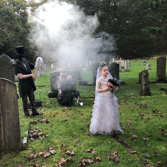 Neil Patrick Harris' Family Revealed Their 2018 Halloween Costumes And They Might Be The Creepiest Yet Neil Patrick Harris' Family Revealed Their 2018 Halloween Costumes And They Might Be The Creepiest Yet